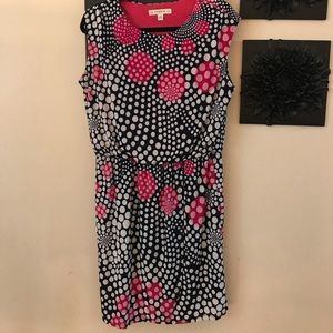 Polka dots! Great dress for work.